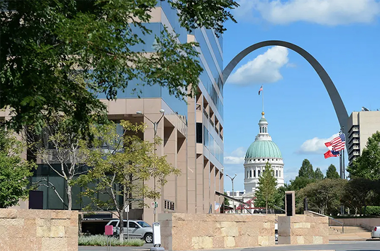 downtown st louis missouri and gateway arch is a high crime area in the city